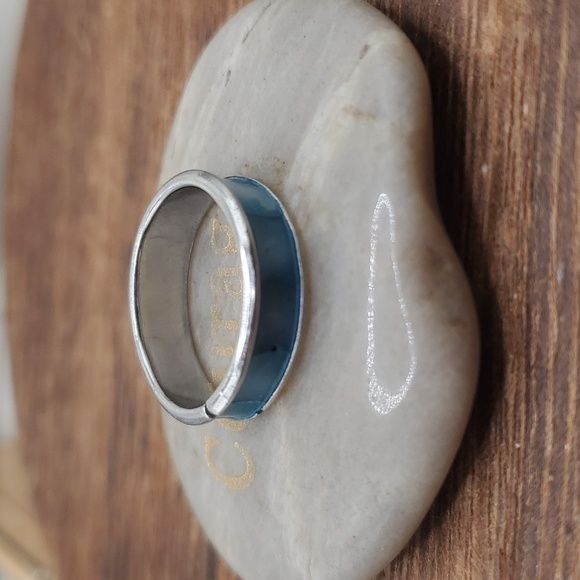 Size 6 mother of pearl blue skies ring R154 - Picture 2 of 3